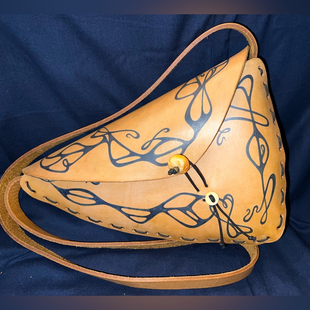 Tan Leather purse with black burnout detail